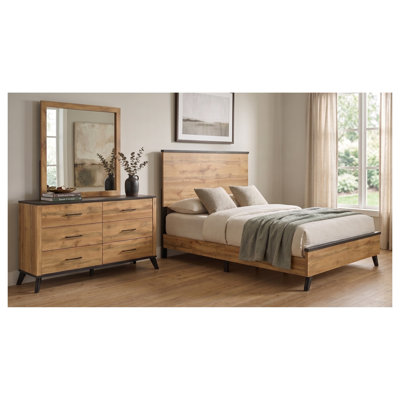Ensemble de chambre à coucher 3 pièces Elmwood brun vieilli et pin naturel, format queen, comprenant un lit, une commode et un miroir.