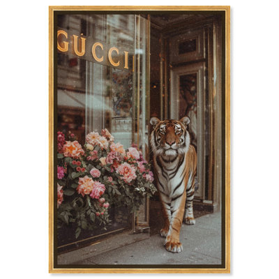 «Tiger at the Store», designer de mode sur toile par Art Remedy
