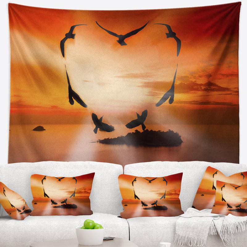 Coeur de corneille abstraite au coucher de soleil tapisserie, H 32 po x l 39 po