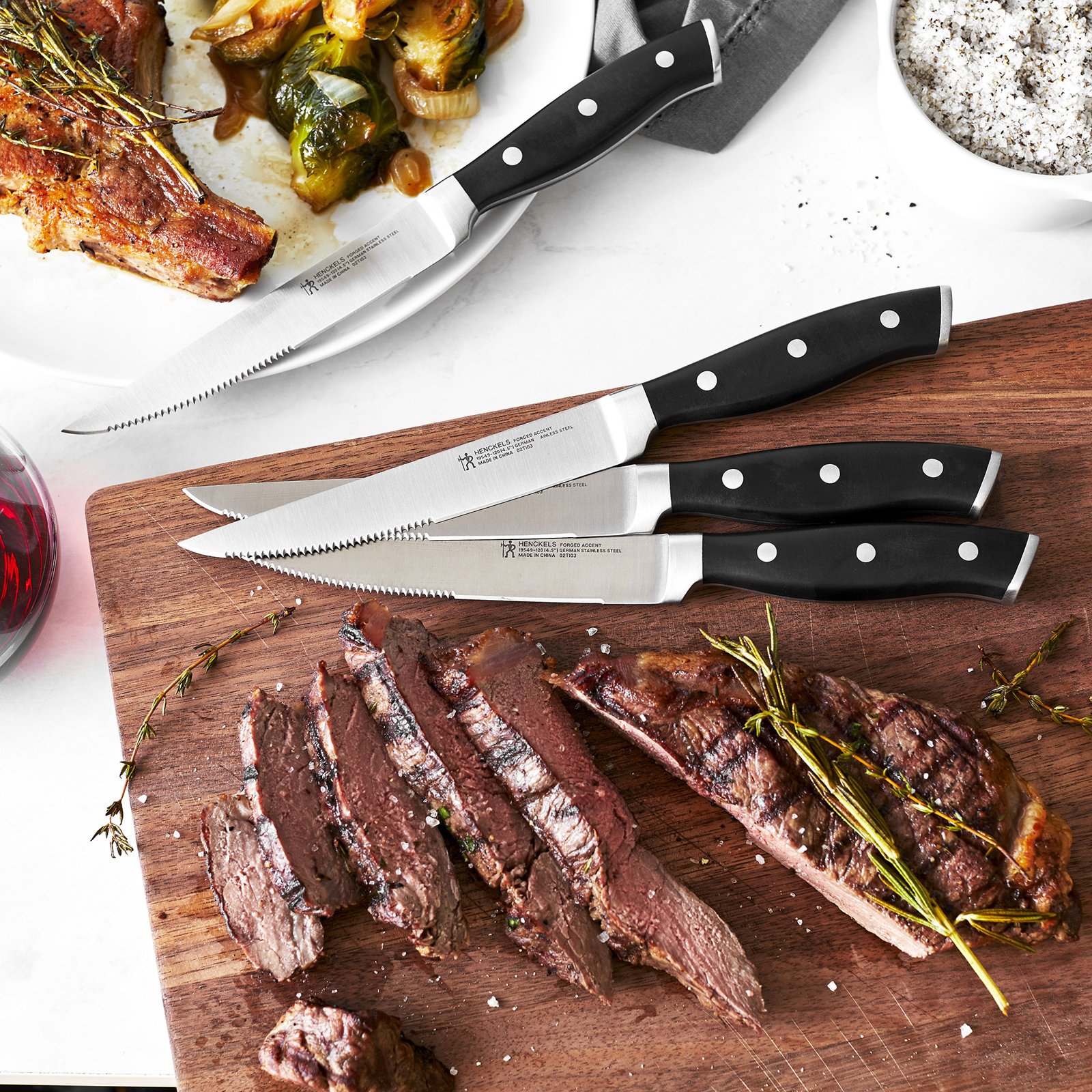 HENCKELS Forged Accent Set of 4 Steak Knife Set, German Engineered Informed by 100+ Years of Mastery, Black