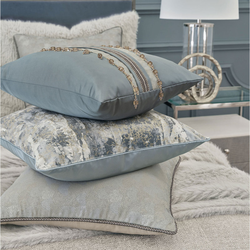 Zeylin Velvet Decorative Pillow