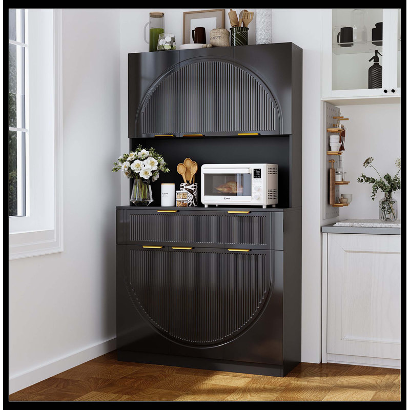 Armoire de rangement pour garde-manger 71 po noire avec tiroirs, portes, support pour micro-ondes et prises de courant pour le salon