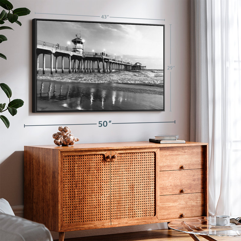 Nautique «Black California - Huntington Beach Pier I Wall Art», H 29 po x l 43 po
