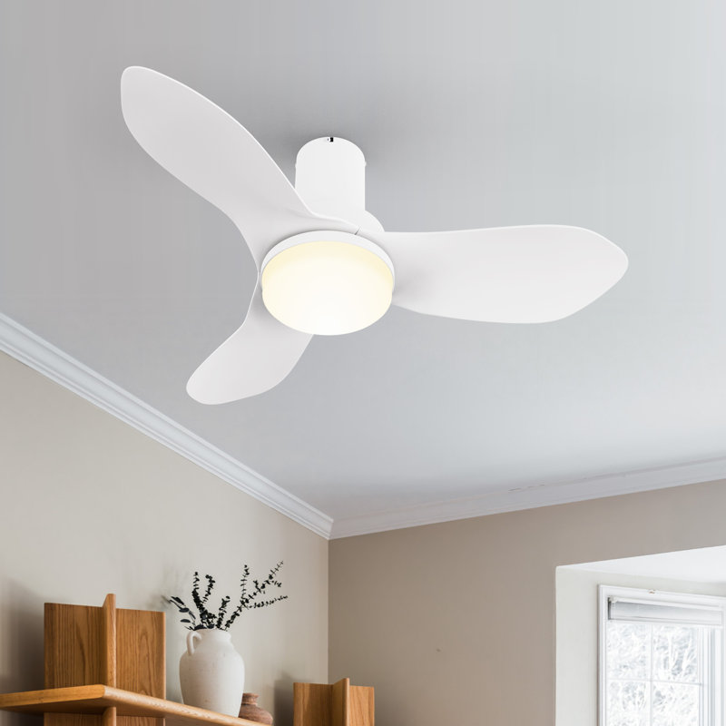 Ventilateur de plafond standard à 36 pales de 36 po à DEL avec télécommande et ensemble d'éclairage inclus, Blanc