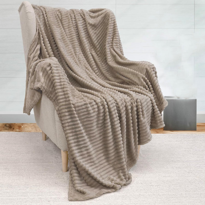 Jeté moelleux et moelleux Nestl, Jeté, Taupe