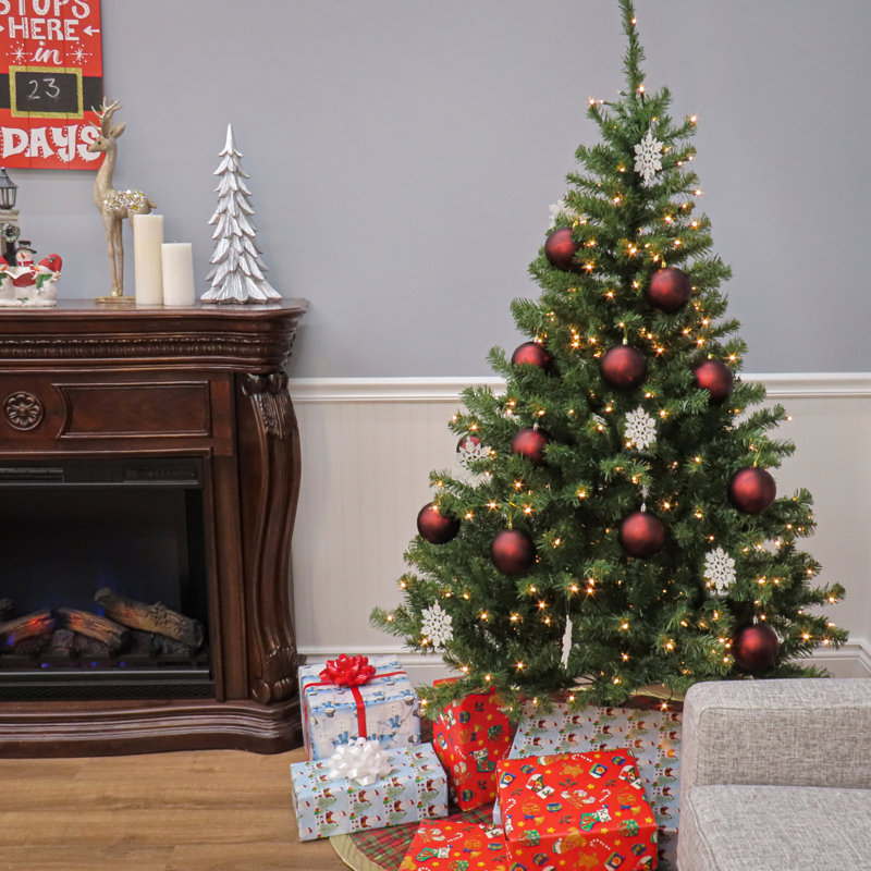 6ft. Kincaid Spruce Tree with Clear Lights