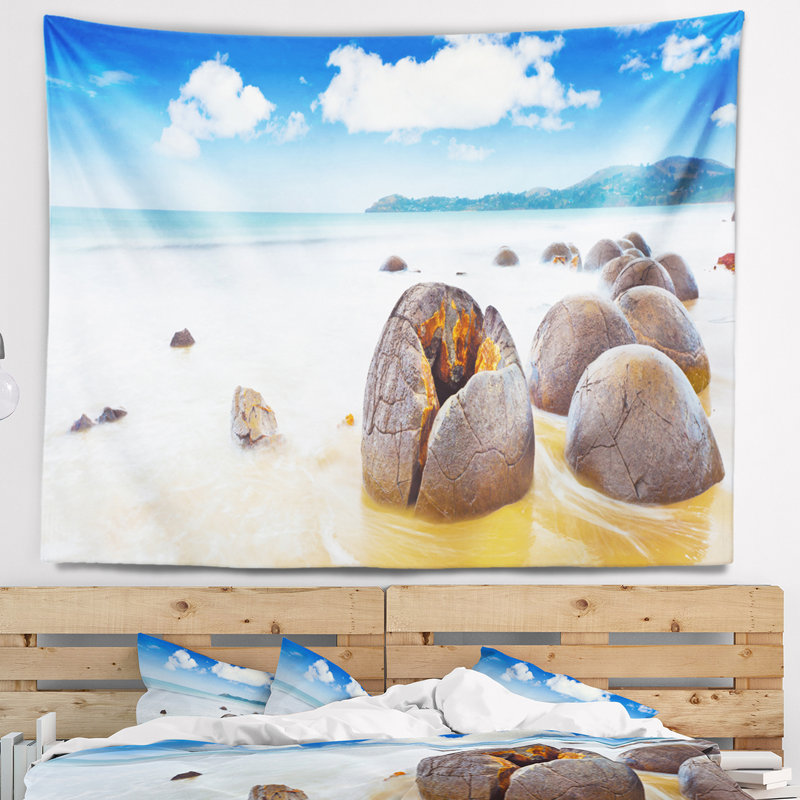 Midday moeraki boulders tapisserie Seashore, H 32 po x l 39 po