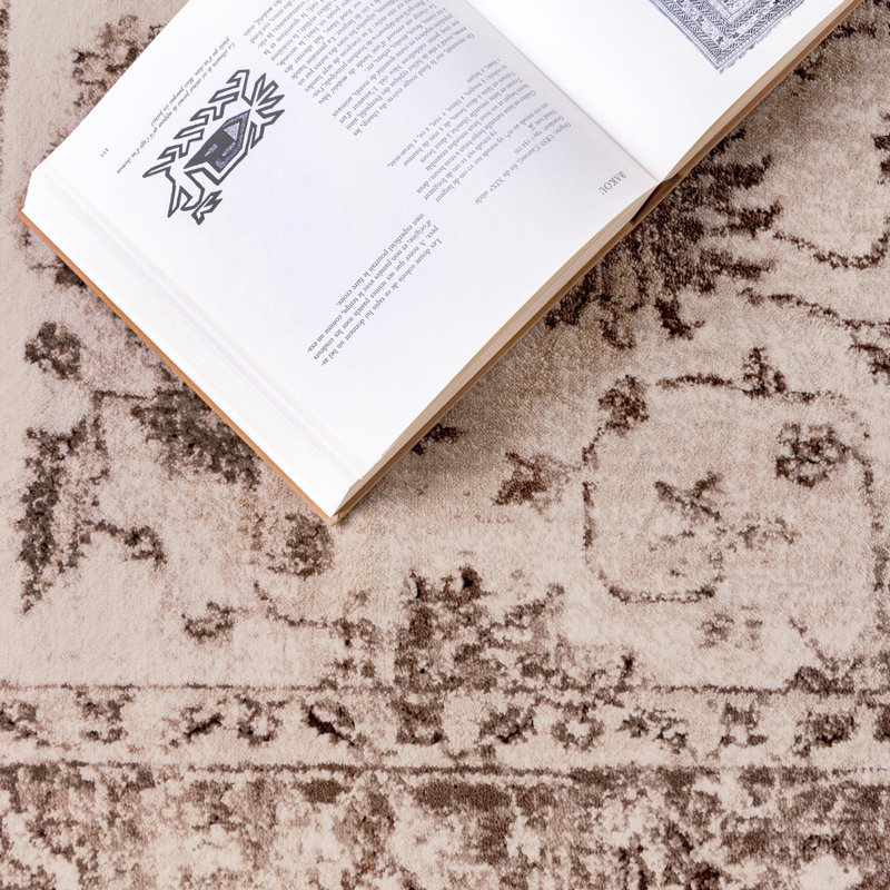 Emigdio Oriental Indoor Rug, Octagon 5'3"