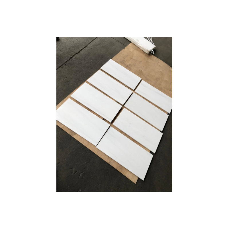 Carreau de marbre et de plancher 12 po x 24 po Bianco Dolomite Premium, Adouci