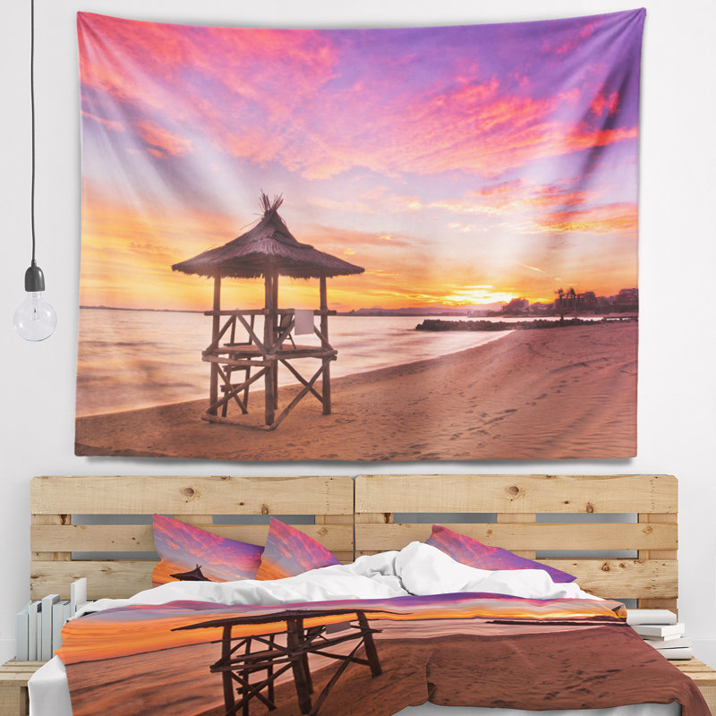 Poste de sauveteur dans une magnifique tapisserie de plage, H 50 po x l 60 po