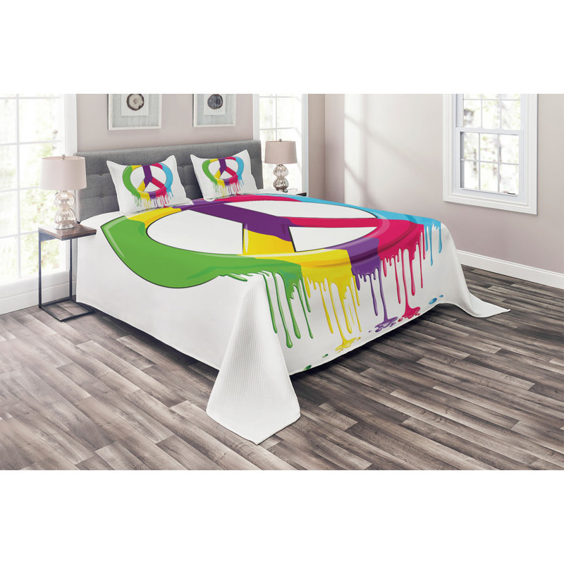 Groovy Coverlet, King Bedspread + 2 Shams