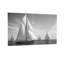 Paysage et nature naviguant sur une mer calme en noir et blanc-1895858411
