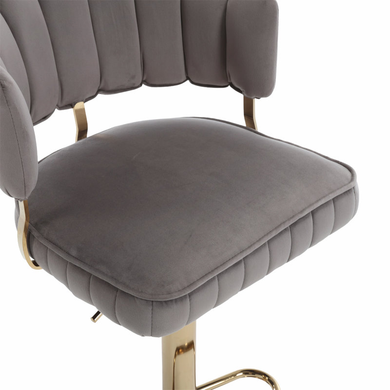 Ensemble de tabourets de bar polyvalents et réglables pour différents espaces avec une fabrication durable