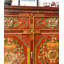 Armoire de rangement rustique en bois peint avec un design unique