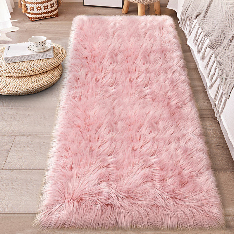 Collingsworth Sheepskin Indoor Rug, Rectangle 6' x 9'