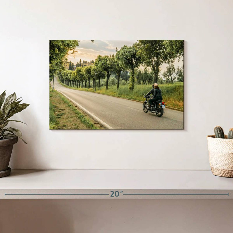 Couple faisant du vélo, H 8 po x l 12 po