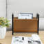 Porte-revues sur pied en similicuir caramel