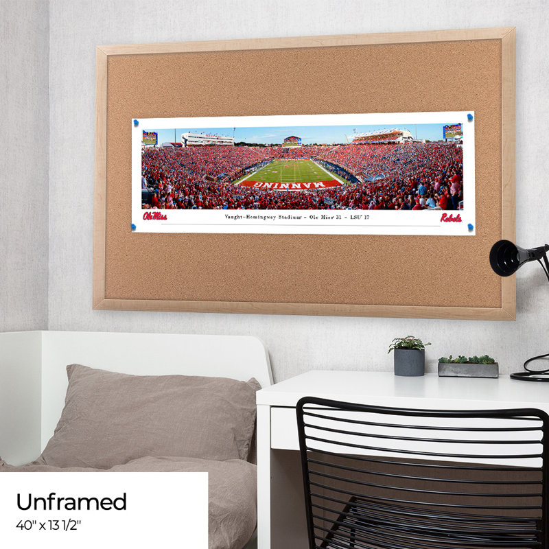 Impression panoramique Ole Miss Football, Sans cadre, H 13,5 po x l 40 po x P 0,375 po