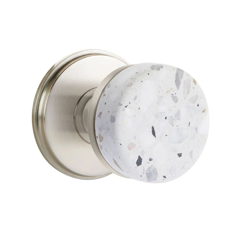 Mortaise intérieure Emtek Select Passage avec rosette Watford et tige conique, bouton Terrazzo clair (LH), Nickel satiné