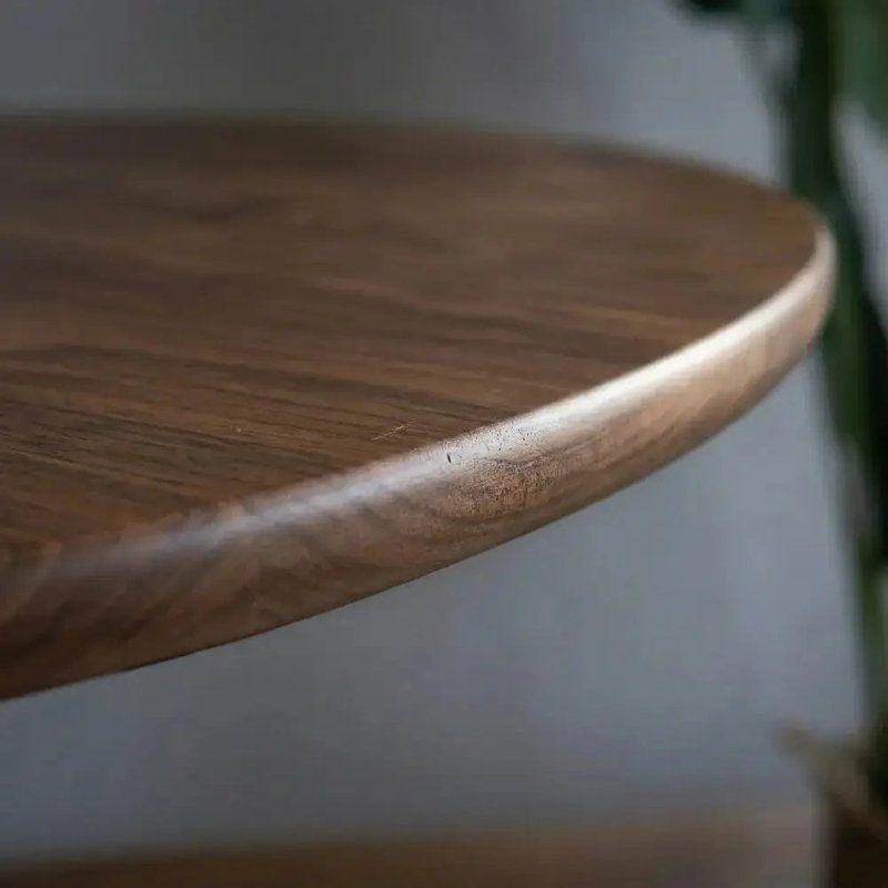 Table de salle à manger ronde en bois de noyer massif Dorel, R = 44 po