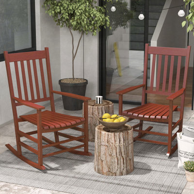 Ensemble de 2 chaises berçantes en bois avec design à lattes Outsunny