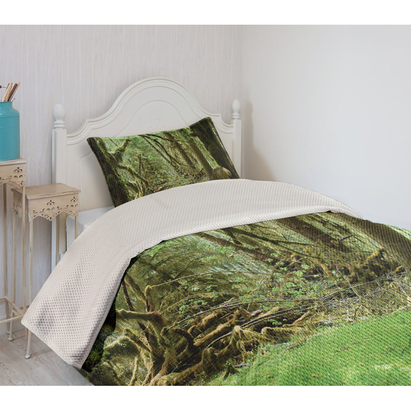 Twin Green Forest Polyester Quilted Bedspread Set