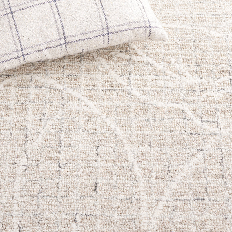 Adysun Hand Tufted Wool/Cotton Floral Rug in Beige/Ivory, Rectangle 4' x 6'