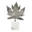 Sculpture feuille d'érable en aluminium 10,5 po - finition argentée avec base en marbre stable pour la décoration intérieure (7 x 3 x 10,5 po)