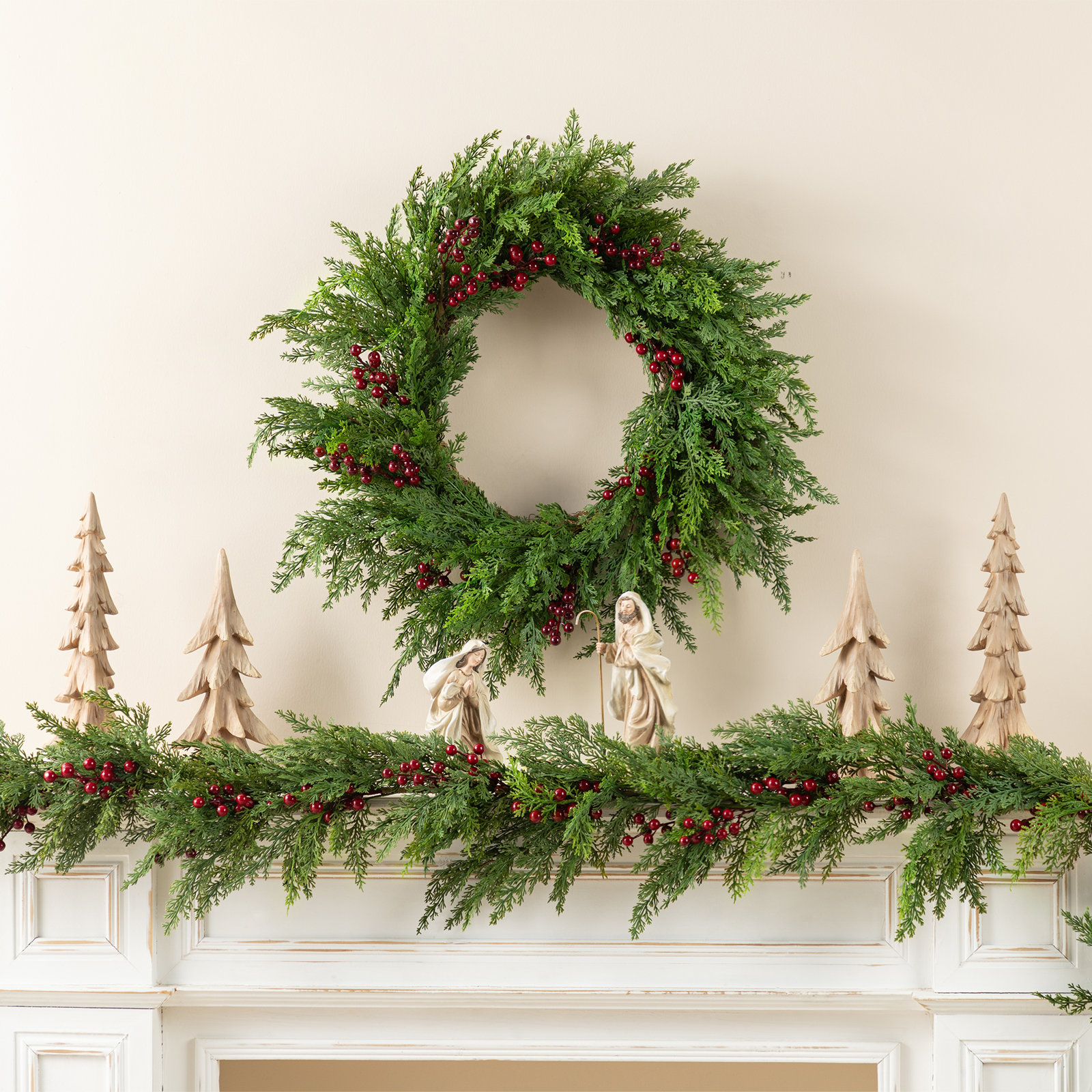 The Holiday Aisle® Lexianna 24" Cedar Wreath