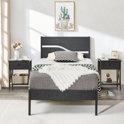 Iron Platform 3 Piece Bedroom Set by Wade Logan