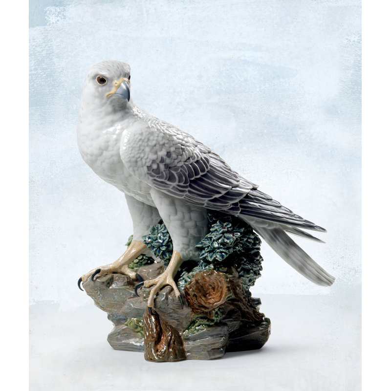 Figurine gyrfalcon