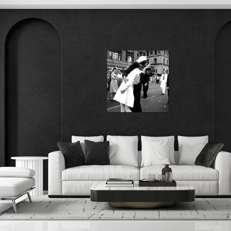 «Kissing the War Goodbye - V-J Day in Times Square» par Victor Jorgensen - photographie sans cadre