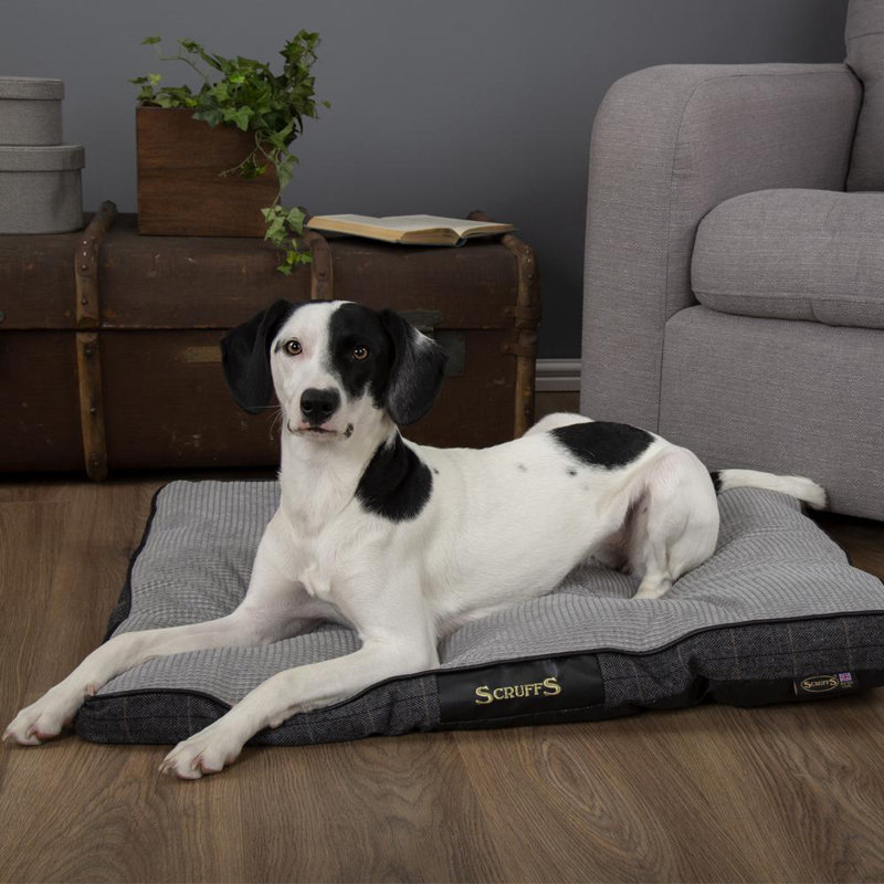 Windsor Polyester Pet Bed, Charcoal/Blurry Wood