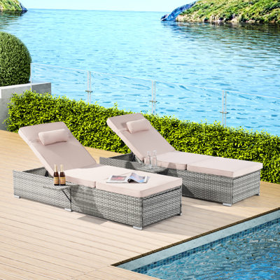 Chaise longue d'extérieur avec revêtement en PE et résistance à l'eau