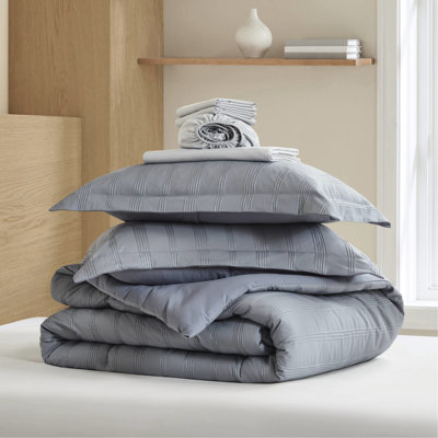 7 - Piece Comforter For Queen Mattress, With Understated Woven Design, Soft Microfiber Pillowcase Striped Bedding 95Gsm Microfiber, 200Gsm Fill, Ideal College Living