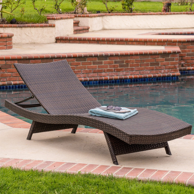Kauai Pe Wicker Chaise