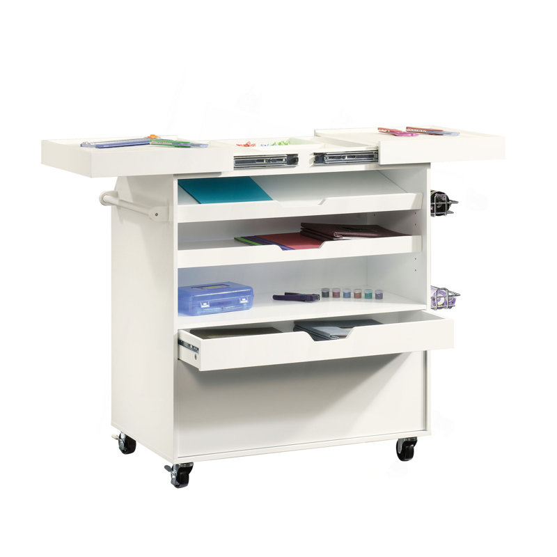 Chariot artisanal traditionnel, finition blanche