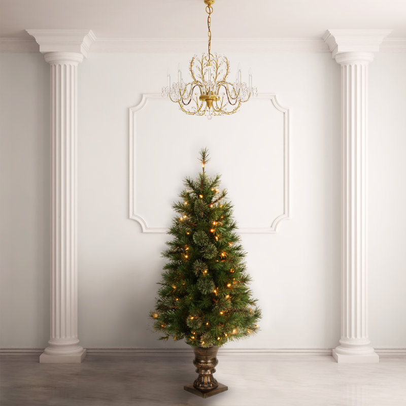 4 ft. Atlanta Spruce Entrance Tree with Clear Lights