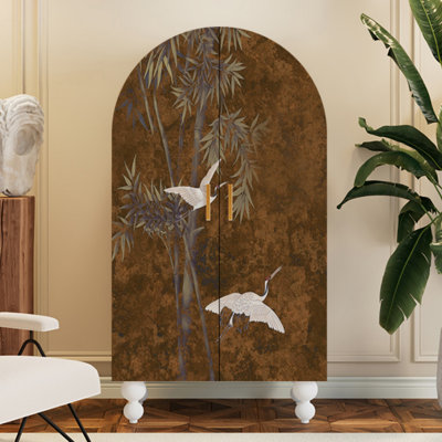 Armoire arquée avec tablettes et portes