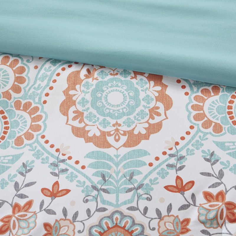 Vinnie Complete Bed And Sheet Set, Queen Comforter + 7 Additional Piece