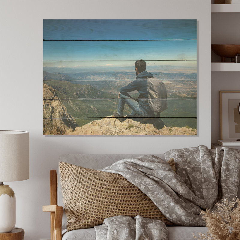 Jeune homme, randonnée, montagne, panneau de bois d'art mural sur bois de pin naturel, H 30 po x l 40 po