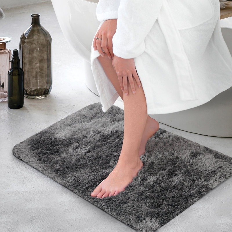 Tapis pour salle de bain Lashauna, L 24 po x L 40 po, Gris foncé