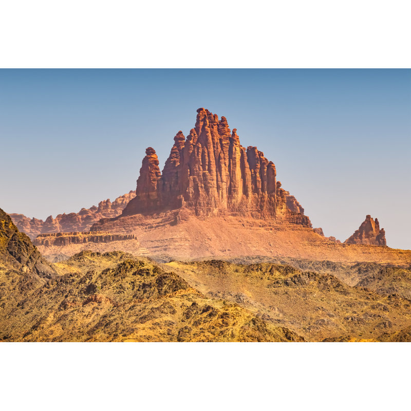 Grès rouge, buttes, Wadi Al Disah, province de Tabouk, Arabie, par Benedek, H 24 po x l 36 po