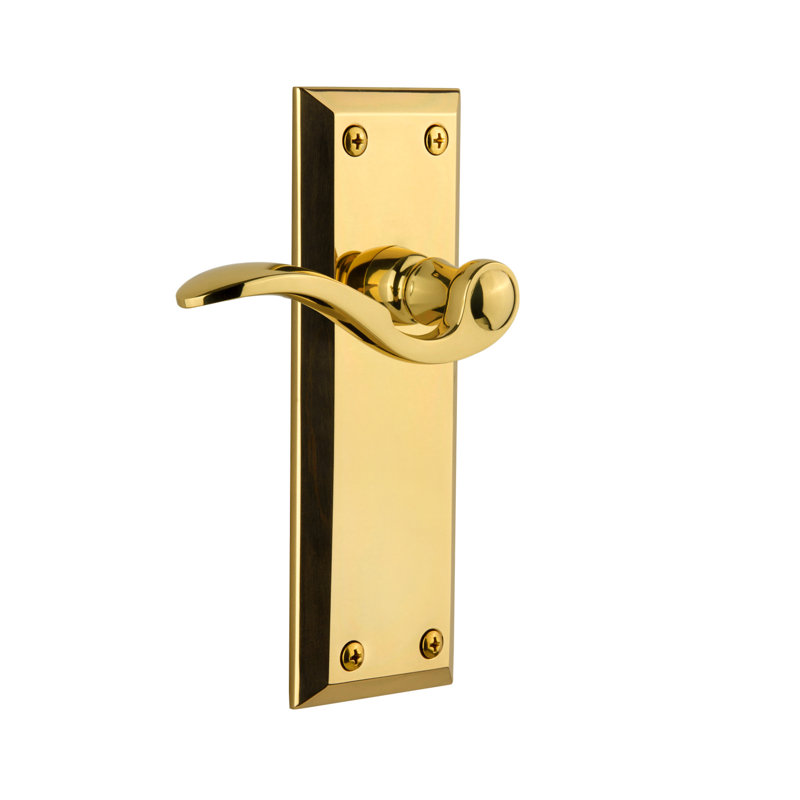 Grandeur Fifth Avenue Plate Privacy with Bellagio Lever, Polished Brass, Right Handed, 2 3/4"