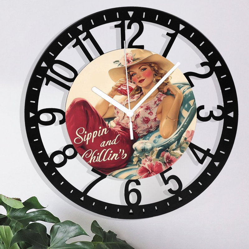 Horloge murale en métal pour le salon - Sippin et Chillin de 10 po avec boisson silencieuse, sans pile, horloges antiques pour maison de campagne, chambre à coucher, cuisine - chiffres arabes
