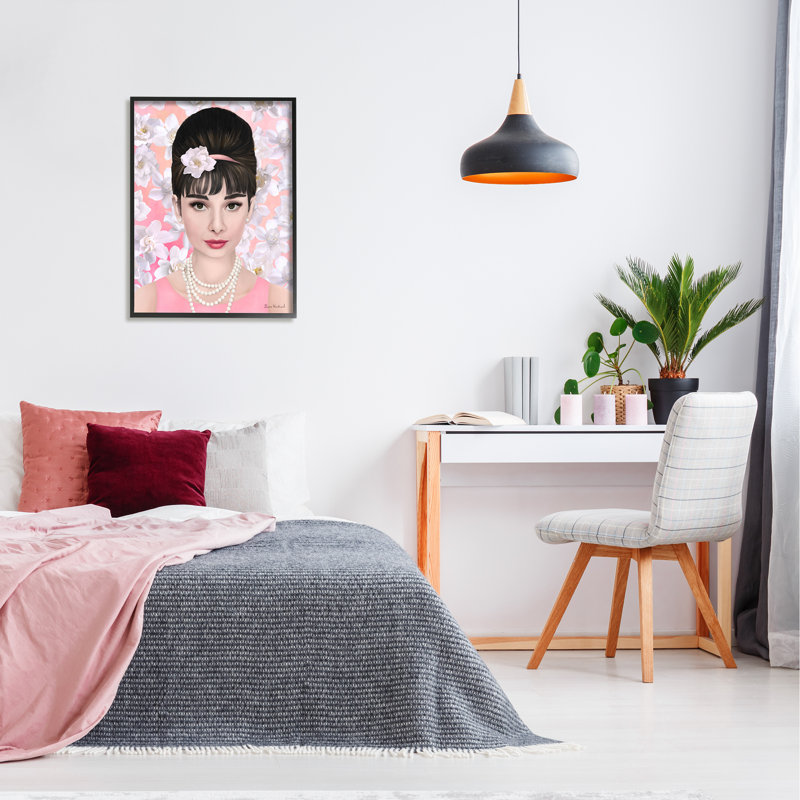 Audrey Hepburn, Giclée encadrée noir minuit, H 30 po x l 24 po x P 1,5 po