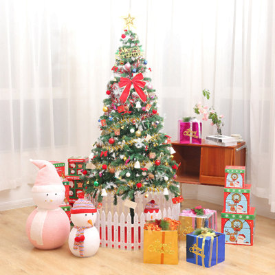 Arbre de Noël artificiel avec lumières DEL écoénergétiques, y compris jupes d'arbre suspendues et garde-corps