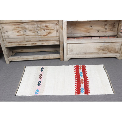 Small Vintage Flat Weave Kilim Rug in Turkish Anatolian Style for Entryways Featuring Alluring White Hemp Design with Patterns