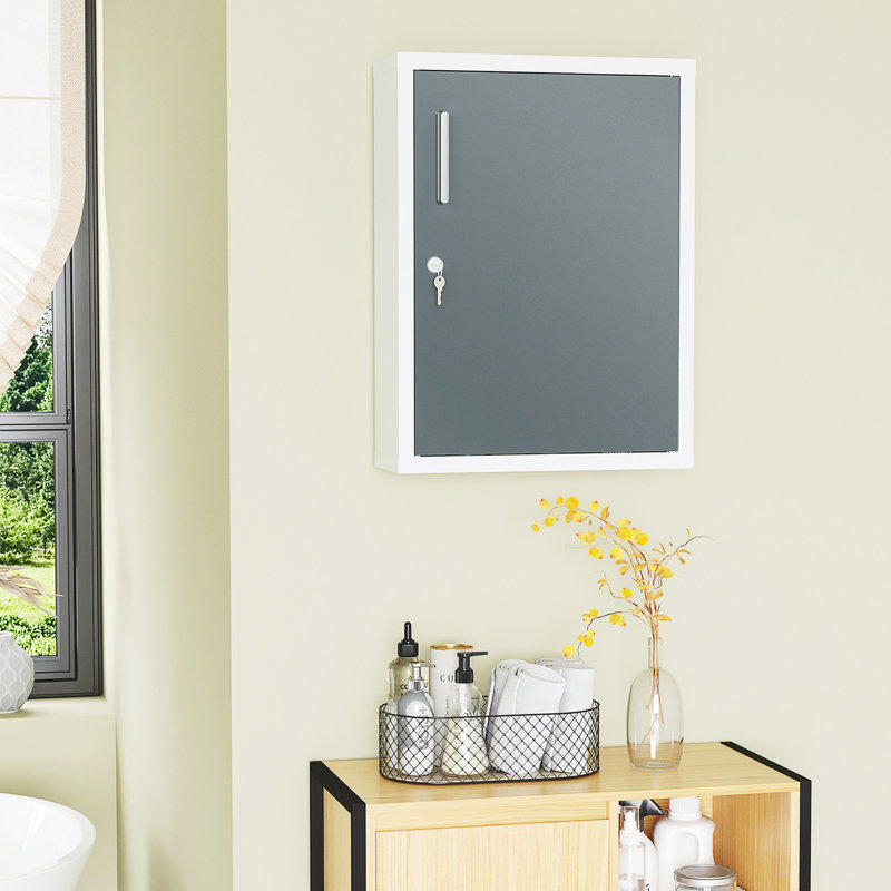 Armoire à pharmacie de salle de bain avec tablettes à l'intérieur et sur la porte