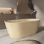 Baignoire de trempage autoportante de 63 po à surface solide, baignoire en terrazzo beige mat avec bonde centrale